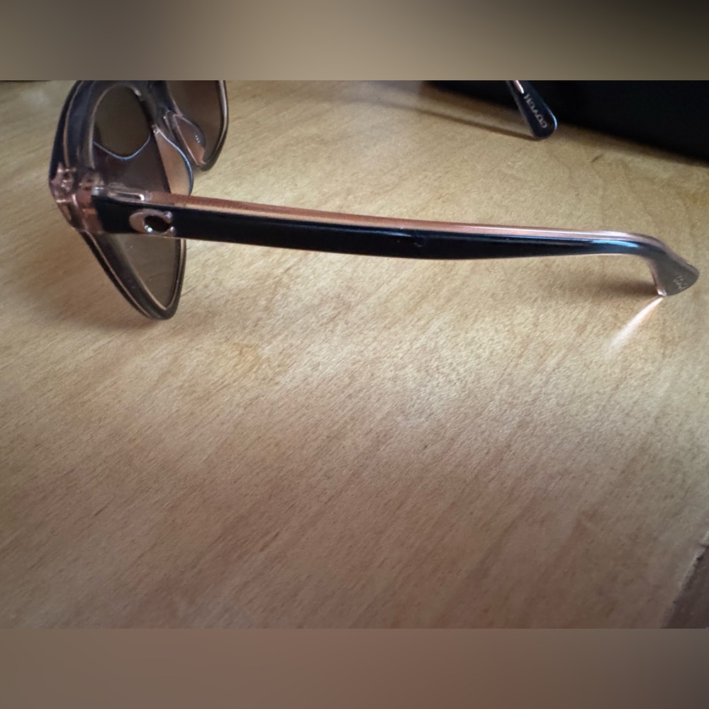 ✨ Coach HC8381U CL918 0HC8381U Sunglasses – Like New ✨ - Picture 9 of 12